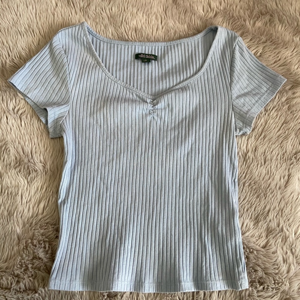 blue ribbed cropped shirt